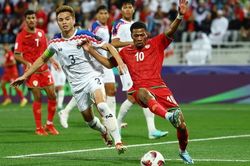 Tuyển Thái Lan áp sát tuyển Việt Nam trên BXH FIFA