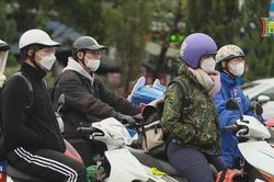 Những người buộc phải ở ngoài trời khi rét đậm, rét hại