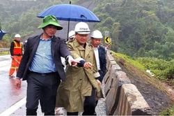 Xe khách rơi xuống vực tắt thiết bị giám sát hành trình