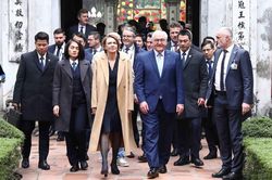 Tổng thống CHLB Đức Frank-Walter Steinmeier và Phu nhân tham quan khu di tích lịch sử Văn Miếu - Quốc Tử Giám