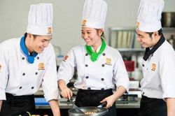 Việt Nam chưa cấp phép đưa người lao động sang Hàn Quốc làm giúp việc, vệ sinh, đầu bếp