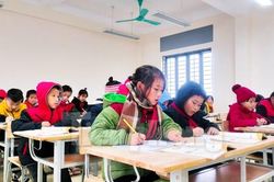 Hơn 10.000 học sinh Lào Cai nghỉ học tránh rét