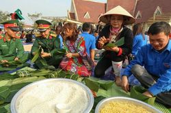 Chương trình 'Bánh chưng xanh - Tết vì người nghèo' năm 2024