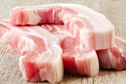 Giá heo hơi hôm nay 24/1: Giá heo hơi miền Nam giữ đà, hộ chăn nuôi 'ngồi trên đống lửa' vì dịch