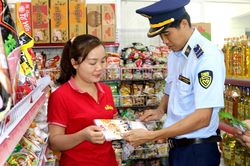 Tân Sơn tăng cường quản lý thị trường dịp Tết