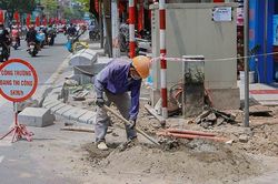Hà Nội yêu cầu dừng đào xới đường, vỉa hè cho đến 14/2