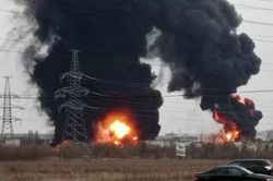 Xung đột Nga - Ukraine ngày 25/1: Cháy lớn tại kho dầu Nga, nhân chứng nói nhìn thấy máy bay không người lái