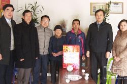 Đại Từ: Thăm, tặng quà đối tượng chính sách nhân dịp Tết