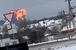 Nga tố Ukraine bắn rơi máy bay chở 65 tù binh, Kiev nói gì?