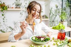 5 siêu thực phẩm có đầy ở Việt Nam, cứ ăn vào là mỡ bụng 'bay vèo vèo'