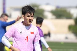 Vì sao Hồ Tấn Tài không được HLV Troussier sử dụng ở Asian Cup?