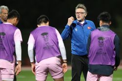 HLV Trần Công Minh: 'Cần có những phản biện với HLV Troussier'