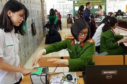 Người được cấp thẻ căn cước gồm những ai, trên thẻ căn cước thể hiện những nội dung gì?