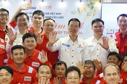 Chủ tịch nước chúc Tết công nhân giàn khai thác dầu khí Cửu Long JOC