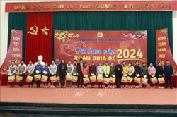 Vĩnh Phúc: 'Tết sum vầy - Xuân chia sẻ' đến với công nhân, lao động
