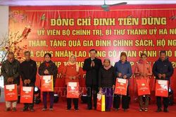 Bí thư Thành ủy Hà Nội thăm, tặng quà Tết tại Ninh Bình