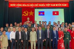 Lãnh đạo huyện Đun Mia thăm, chúc Tết huyện Ia Grai