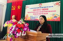 Ủy ban MTTQ thành phố tặng quà tết hộ nghèo, cận nghèo