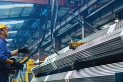 Giá thép hôm nay 26/1: Xuất khẩu thép trong năm 2023 tăng mạnh