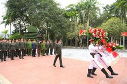 Đoàn đại biểu Đảng ủy Công an Trung ương, Bộ Công an dâng hương tại Khu di tích lịch sử CAND