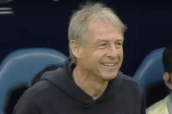 HLV Klinsmann phản ứng lạ, bảng Hàn Quốc có kịch bản khó tin như dàn xếp