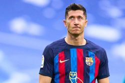 Lewandowski bất mãn với Xavi