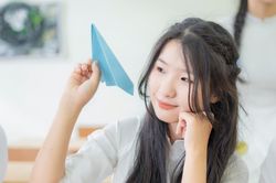 Ước mơ trở thành cô giáo của nữ sinh người Nùng