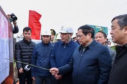 Thủ tướng kiểm tra tiến độ dự án đường dây 500 KV