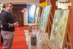 Lời thì thầm của Sen