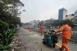 Hình ảnh con đường dành cho xe đạp ở Hà Nội đang gấp rút hoàn thiện