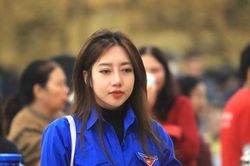 'Bóng hồng' xếp hàng hiến máu tại ngày hội Chủ Nhật Đỏ xứ Nghệ
