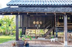 Nhà mới với vật liệu cũ