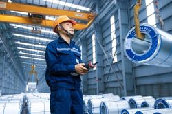 Giá thép hôm nay 29/1: Trong nước tăng giá bán