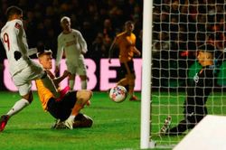 MU và Liverpool cùng thắng đậm để giành vé vào vòng 5 FA Cup