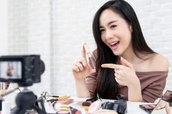 Ngành bán lẻ Việt Nam vẫn dè dặt thuê người nổi tiếng, KOL tiếp thị sản phẩm