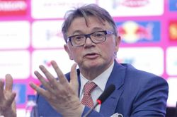 VFF: 'Đội tuyển Việt Nam không phải của riêng HLV Troussier...'