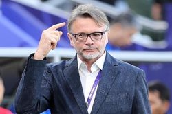 VFF nói gì về khả năng HLV Troussier bị sa thải vào tháng 3?