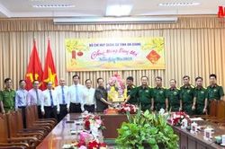 Bí thư Tỉnh ủy An Giang Lê Hồng Quang thăm, chúc Tết các đơn vị lực lượng vũ trang và tôn giáo trên địa bàn tỉnh