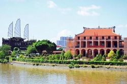 Vững bước dưới ngọn cờ quang vinh của Đảng, TPHCM tiếp tục vươn lên phía trước