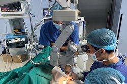 Lấy lại ánh sáng sau nhiều năm mòn mỏi chờ nguồn giác mạc
