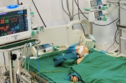 Uống nhầm thuốc chống trầm cảm, 3 chị em ruột nguy kịch