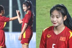 'Đàn em Huỳnh Như' nhận lời khen từ báo Nhật Bản, được nhà vô địch World Cup trao giải thưởng danh giá