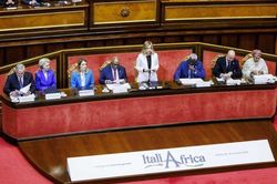Italy tìm 'chương mới' trong lịch sử hợp tác với châu Phi, tránh xa sự áp đặt 'săn mồi'