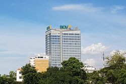 Lãi suất ngân hàng hôm nay 30/1/2024: 2 'ông lớn' giảm tiếp, lãi suất vẫn dò đáy