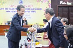 Lãnh đạo thành phố gặp mặt chức sắc các tôn giáo nhân dịp Xuân Giáp Thìn 2024