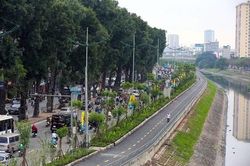 Điều chỉnh giao thông cho xe đạp tuyến ven sông Tô Lịch