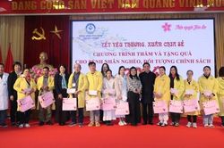 Trao yêu thương đến người bệnh có hoàn cảnh khó khăn, gia đình chính sách dịp Tết Giáp Thìn