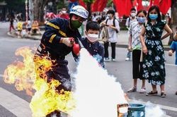 Giả danh cả cảnh sát phòng cháy chữa cháy để lừa đảo