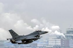 Tiêm kích F-16 của Mỹ rơi xuống biển gần Hàn Quốc