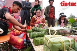 10 năm yêu thương trao 'Bánh chưng xanh – Tết vì người nghèo'